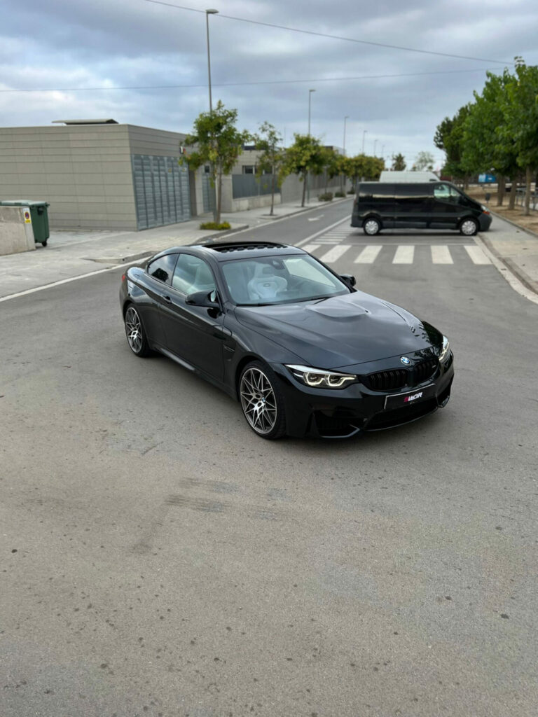 BMW M4 COMPETITION