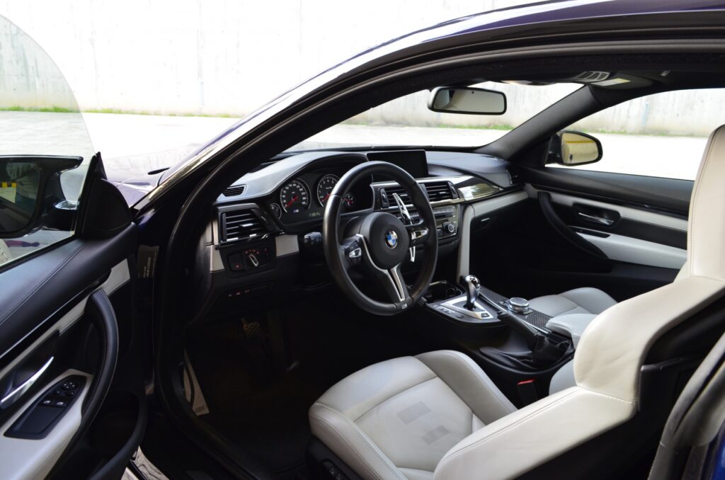 BMW M4 Tanzanite