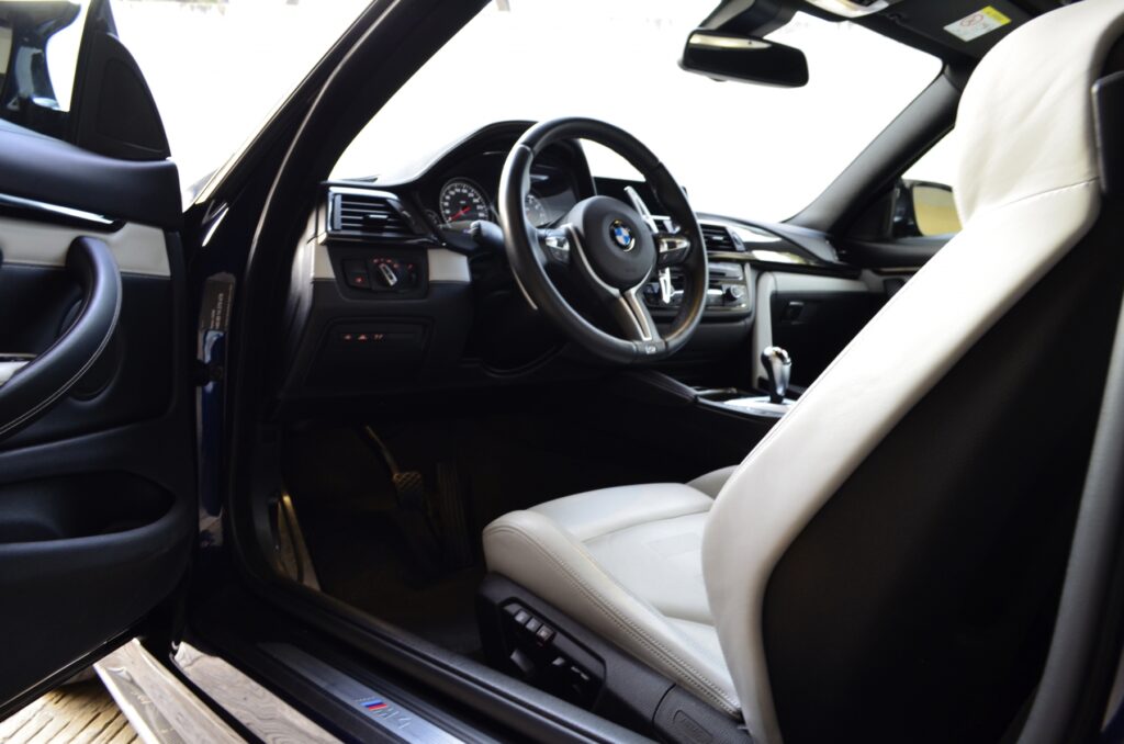 BMW M4 Tanzanite