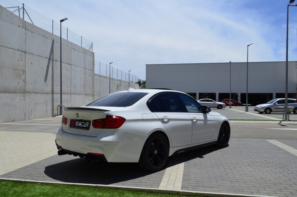 BMW 328i xDrive White