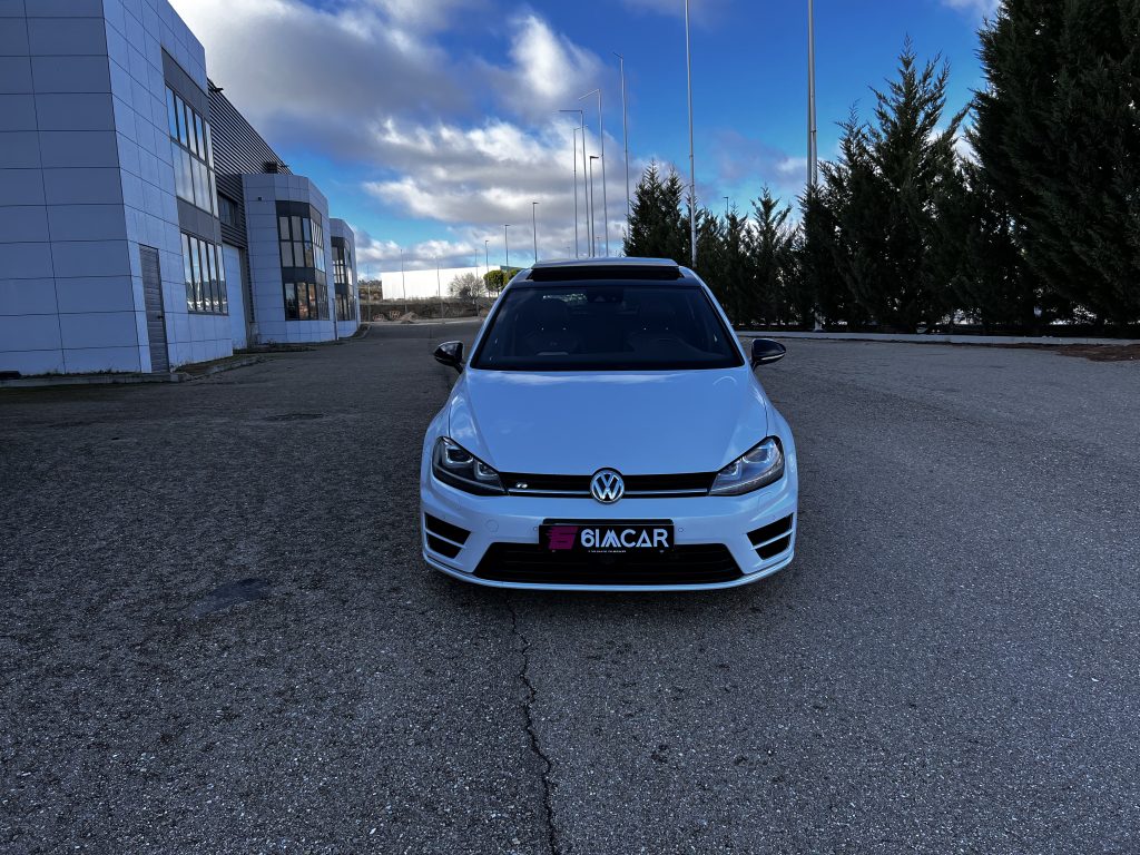 Volkswagen Golf 7 R Pearl White