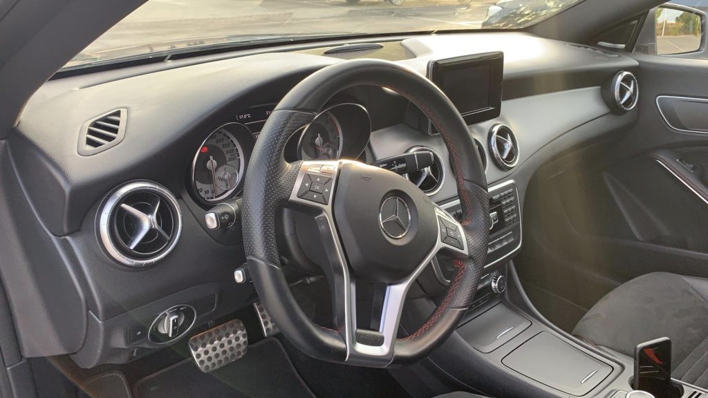 Mercedes-Benz CLA 200