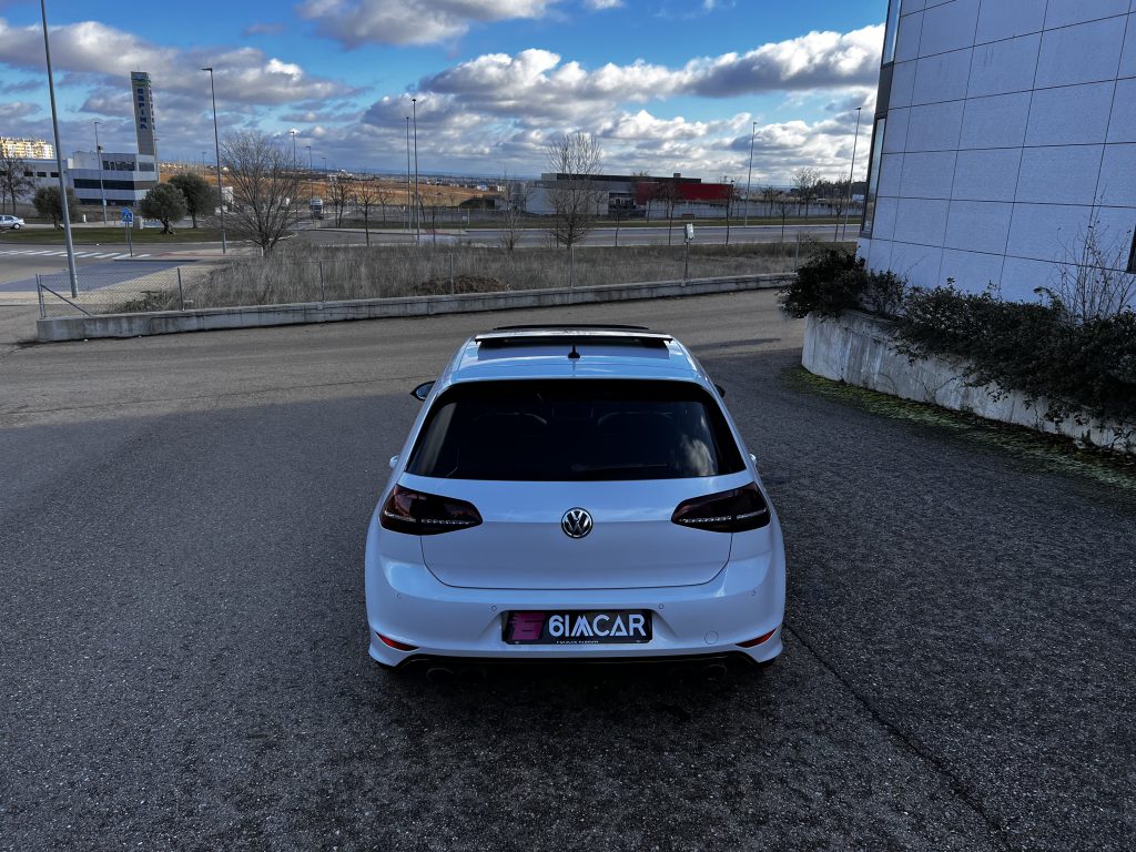 Volkswagen Golf 7 R Pearl White