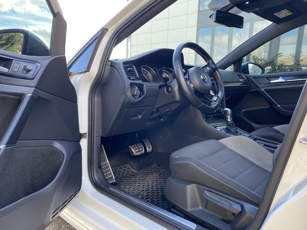 Volkswagen Golf 7 R
