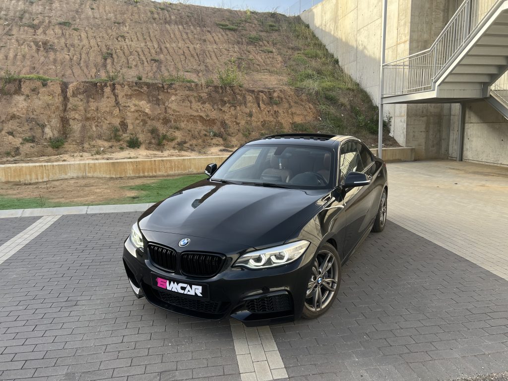 BMW M235i RWD