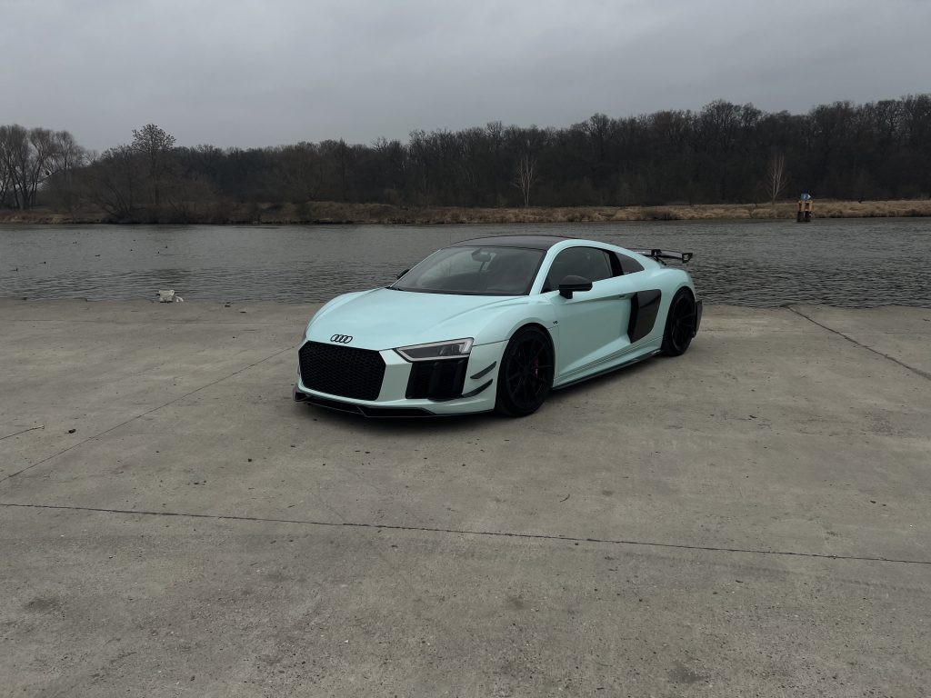 AUDI R8 v10 + KIT Performance