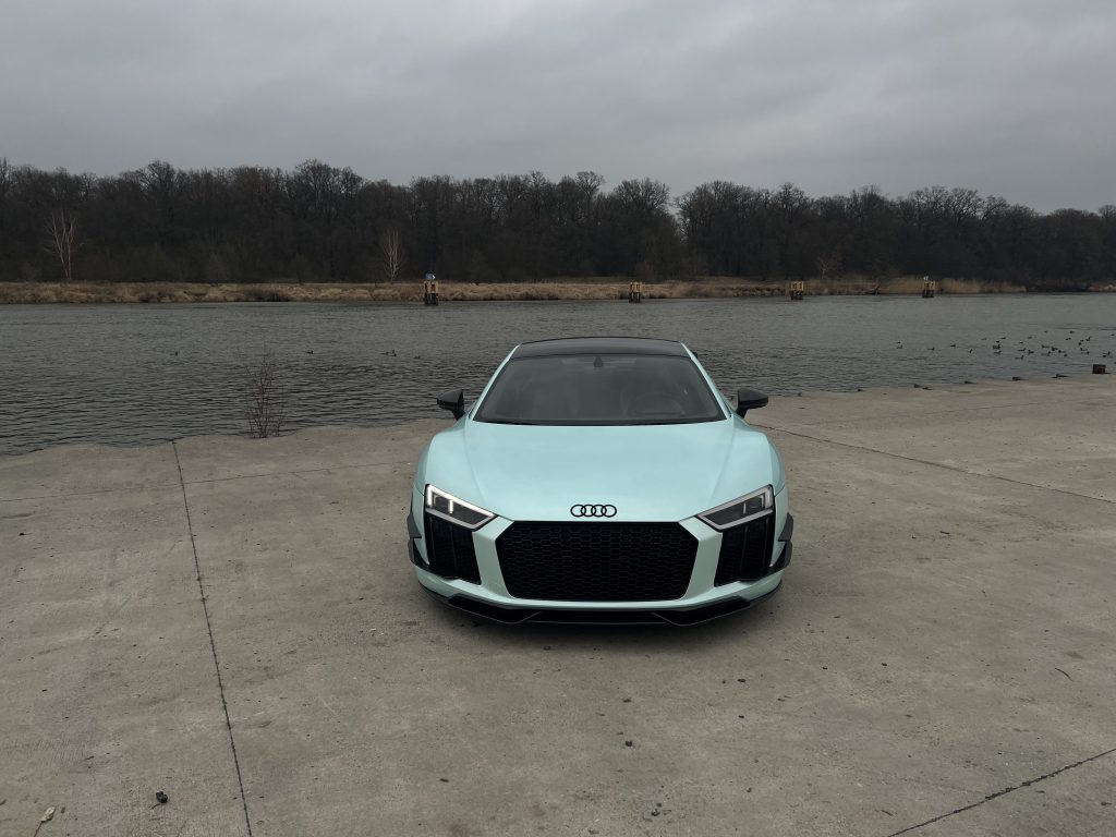 AUDI R8 v10 + KIT Performance