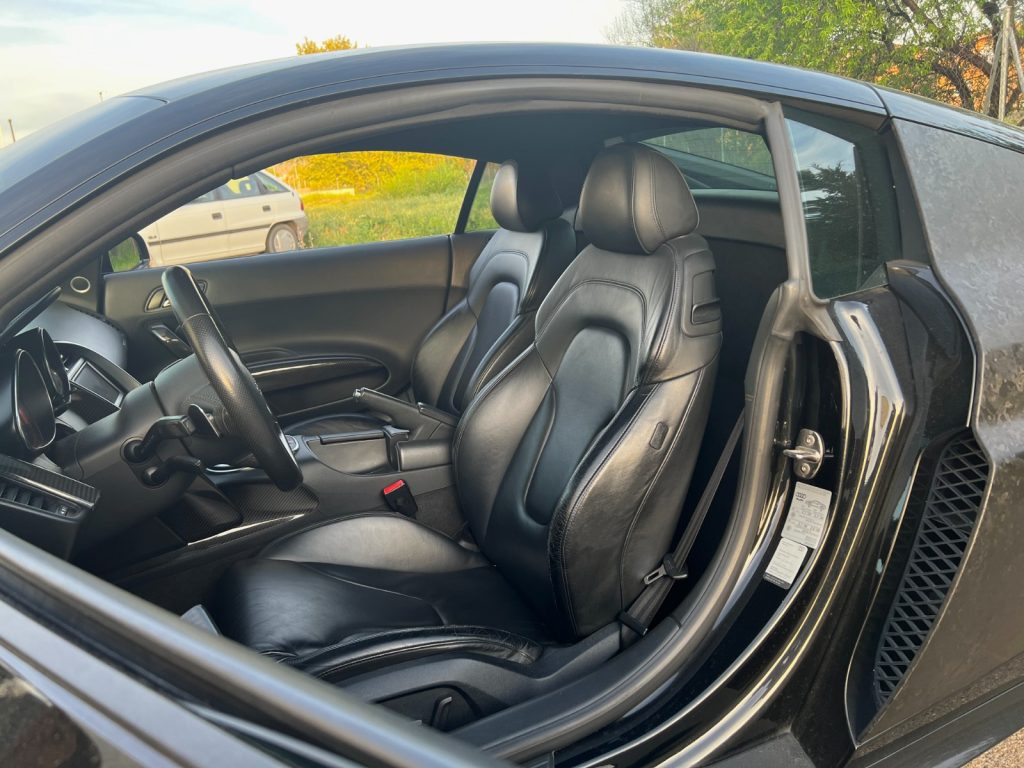 Audi R8 V10