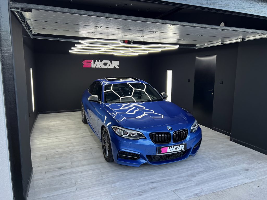 BMW M235i RWD