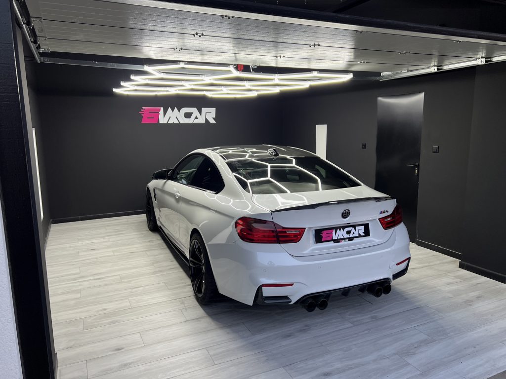 BMW M4 DKG