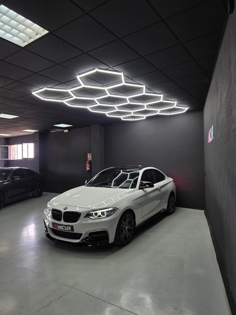 BMW M235i RWD