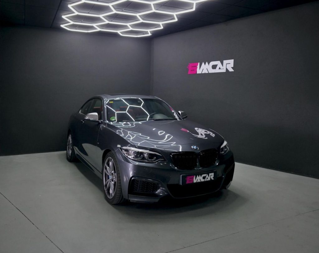 BMW M240i xDrive