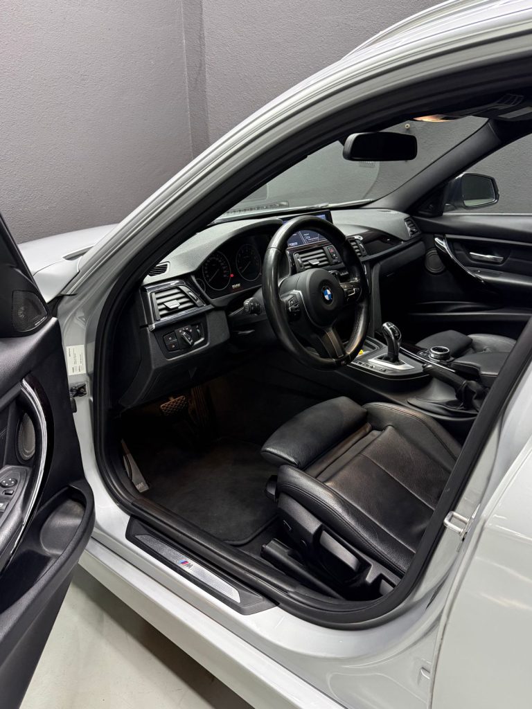 BMW 335i F21 xDrive