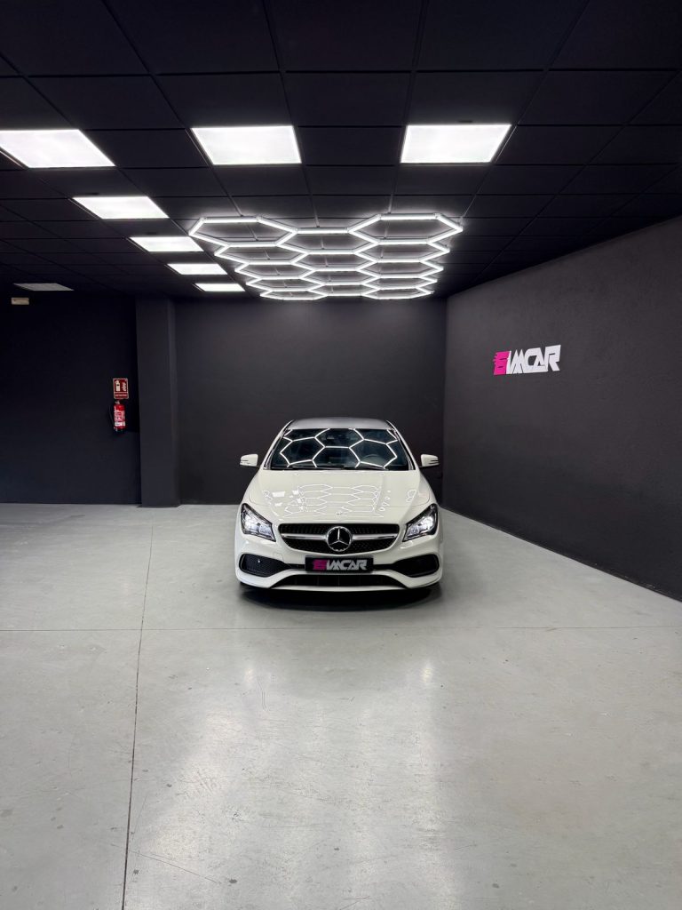 Mercedes-Benz CLA200