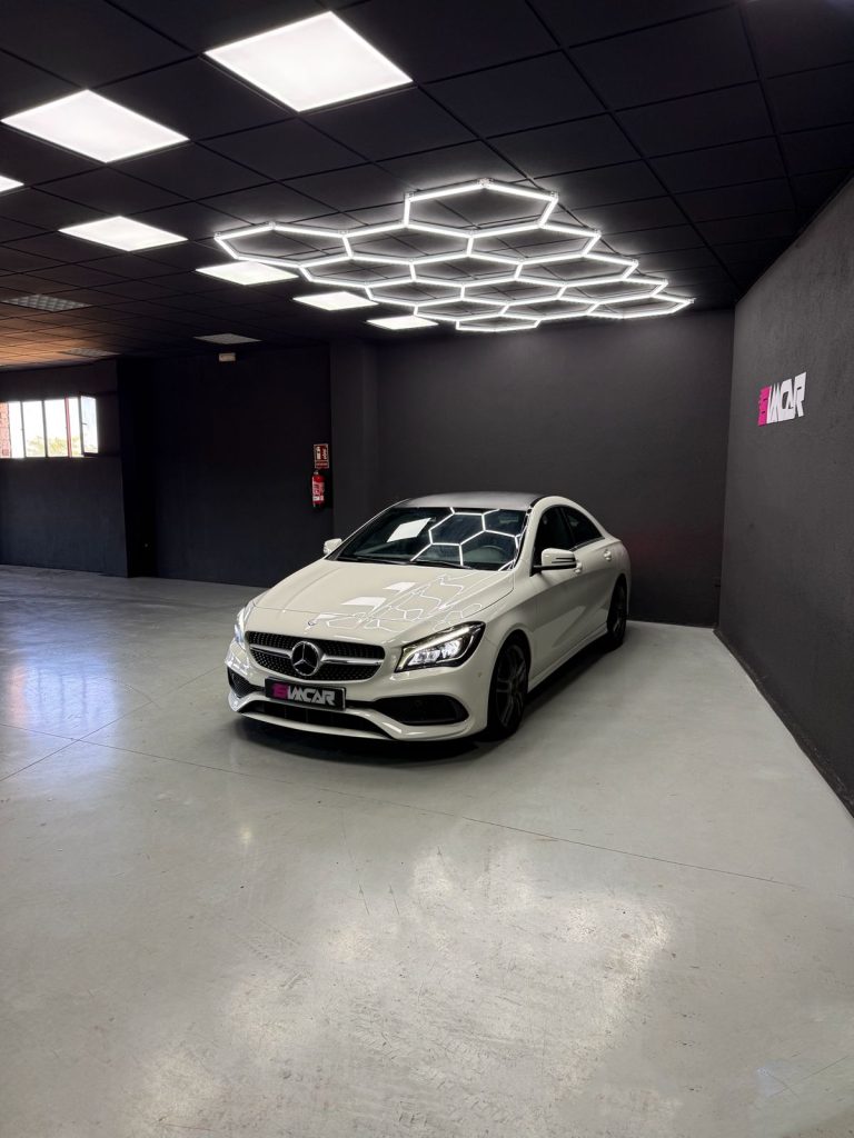 Mercedes-Benz CLA200